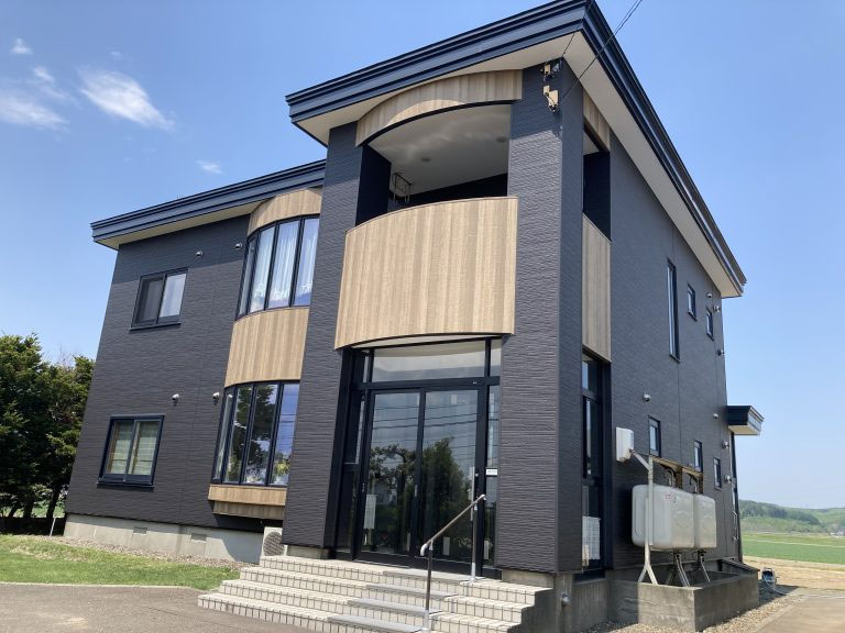 金属サイディング上貼、屋根塗装、内窓新設工事