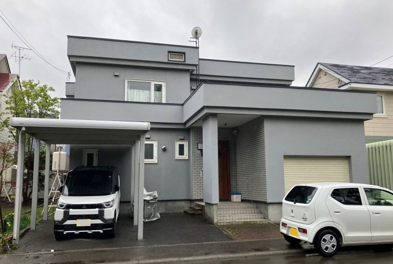 金属サイディング上貼、屋根塗装、パラペット下地改修工事