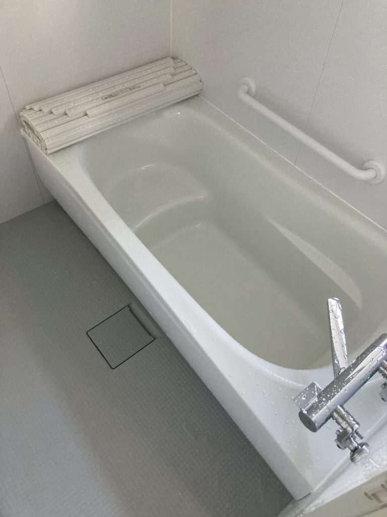 浴室改修・浴室内窓交換、トイレ交換、換気扇交換工事no.18772